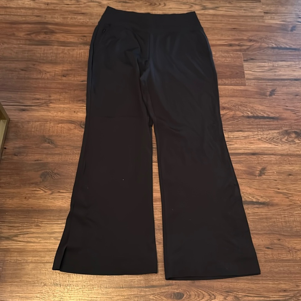 Athleta Women's Medium Petite High Rise Wide leg/split seam pants, black